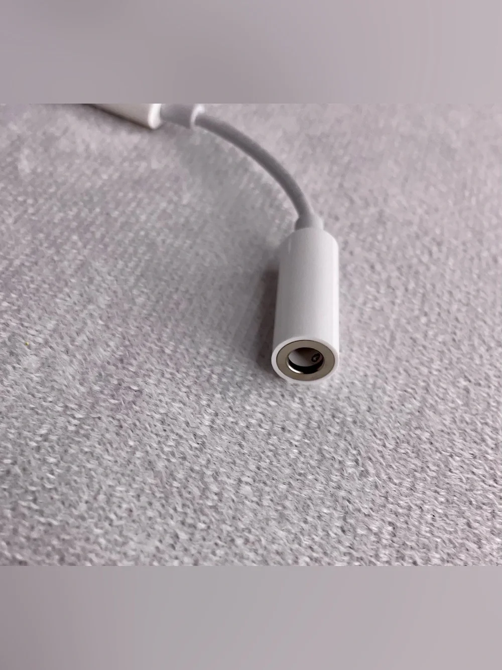 Apple genuine lightning